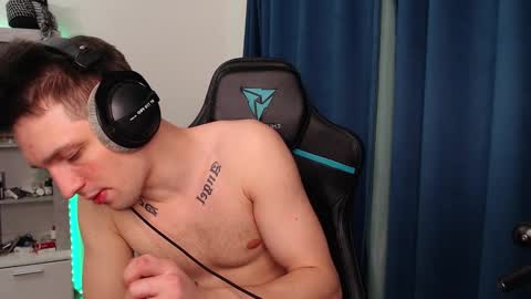 Snapshot of teddy_mode chatting on February 1, 1:12 am Teddy online show from February 1, 1:12 am