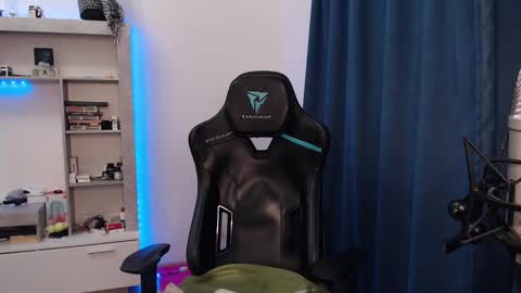 Snapshot of teddy_mode chatting on February 16, 11:48 pm Teddy online show from February 16, 11:48 pm