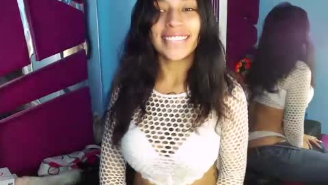 Snapshot of teeennaugthy18 chatting on December 7, 3:04 am Tayloor online show from December 7, 3:04 am