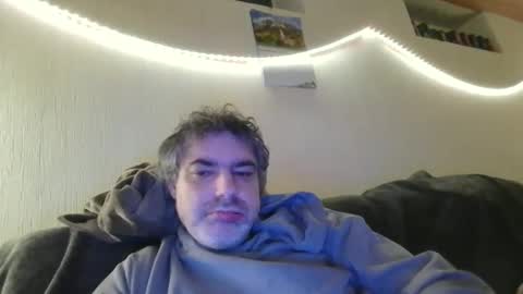 Snapshot of teeforyou chatting on December 19, 6:09 am Peter online show from December 19, 6:09 am