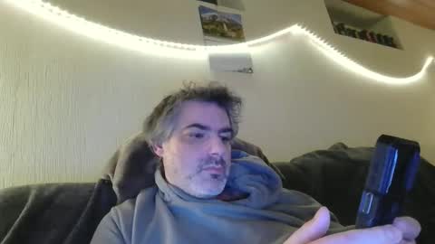 Snapshot of teeforyou chatting on December 23, 3:15 am Peter online show from December 23, 3:15 am