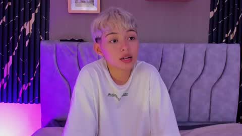 Snapshot of tefi_meow_ chatting on June 18, 2:10 pm Estefani online show from June 18, 2:10 pm