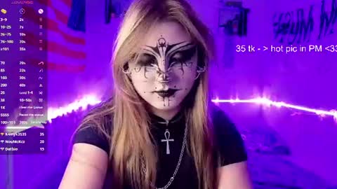 Snapshot of teganbruns chatting on June 17, 6:42 pm teganbruns online show from June 17, 6:42 pm