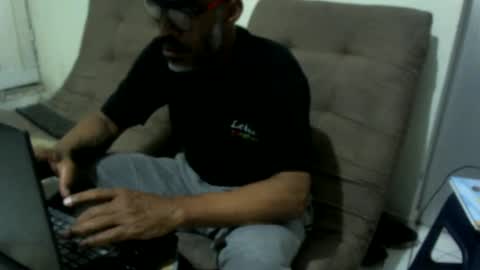 Snapshot of telematicolo2 chatting on December 20, 3:36 am telematicolo2 online show from December 20, 3:36 am