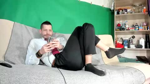 Snapshot of telepaticman chatting on April 20, 3:59 pm Virg Lszl online show from April 20, 3:59 pm