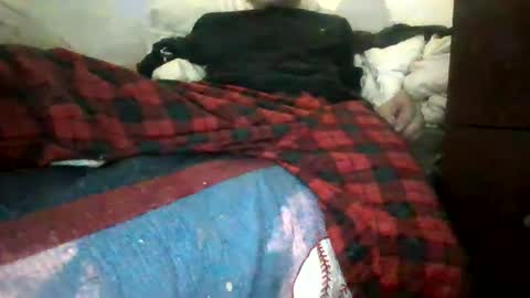 Snapshot of tellias1 chatting on December 13, 9:02 am tellias online show from December 13, 9:02 am