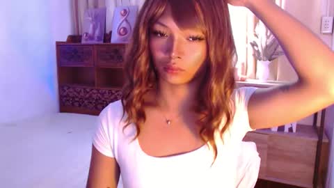 Snapshot of temptation_ashley chatting on May 21, 9:16 am temptation_ashley online show from May 21, 9:16 am