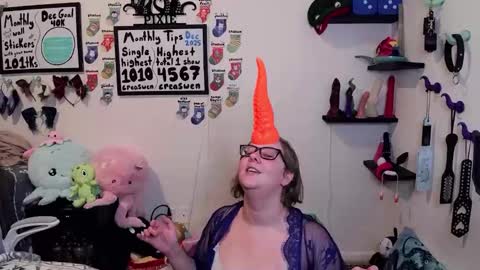 Pixie and Tentacle Overlord online show from December 19, 11:12 pm