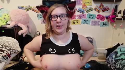 Pixie and Tentacle Overlord online show from May 19, 1:56 am