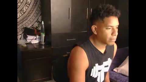 Snapshot of tendajih_black chatting on September 13, 6:29 pm Tendajih Black online show from September 13, 6:29 pm