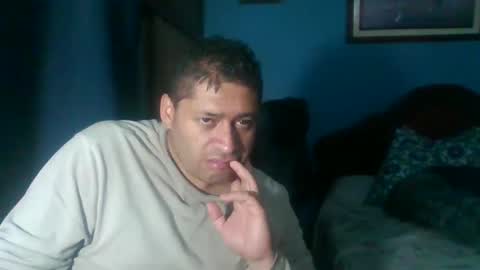 Snapshot of tender_eldelatienda chatting on January 7, 11:24 pm Fabio Canavaro online show from January 7, 11:24 pm