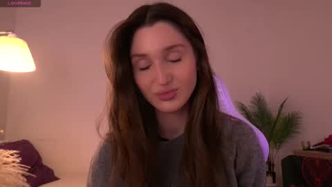 Amina online show from December 19, 10:22 am