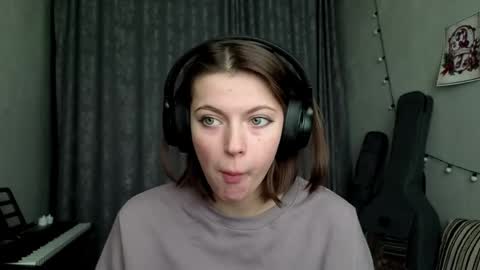 Anny Simpson online show from February 5, 6:18 am