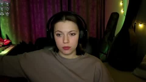 Anny Simpson online show from March 22, 8:23 pm