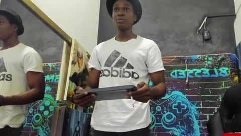 terranze_z online show from April 8, 10:26 am