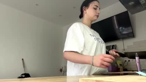 Helen online show from June 23, 9:18 am