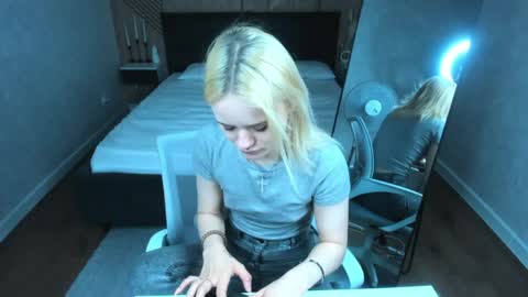 Tessa online show from April 7, 9:21 am