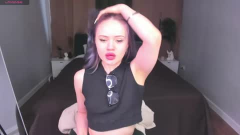 Tessa online show from May 7, 9:47 am