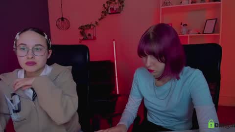 tessa_tea online show from April 26, 7:33 pm