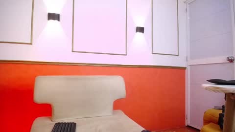 tessachains online show from December 3, 1:24 am