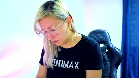 Tessy online show from February 5, 3:38 pm