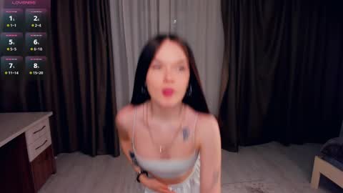 Cindy online show from April 4, 7:00 pm