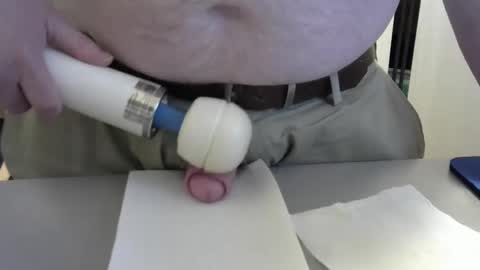 Snapshot of testechat chatting on December 4, 6:22 am Test the Chat online show from December 4, 6:22 am