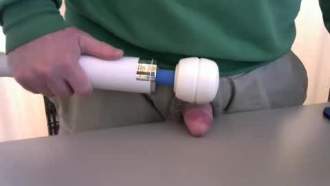 Snapshot of testechat chatting on October 12, 6:51 pm Test the Chat online show from October 12, 6:51 pm