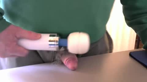 Snapshot of testechat chatting on November 9, 7:01 pm Test the Chat online show from November 9, 7:01 pm