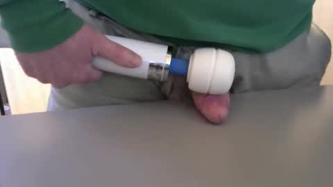 Snapshot of testechat chatting on December 5, 6:59 pm Test the Chat online show from December 5, 6:59 pm