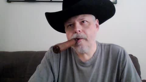 Snapshot of texancigar chatting on February 21, 4:52 pm texancigar online show from February 21, 4:52 pm