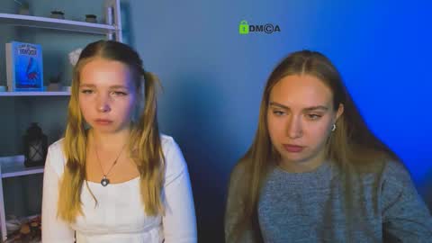 Snapshot of teya_starling chatting on December 5, 9:51 am teya_starling online show from December 5, 9:51 am