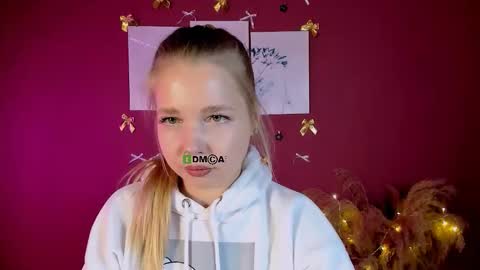 Snapshot of teya_starling chatting on December 19, 9:38 am teya_starling online show from December 19, 9:38 am