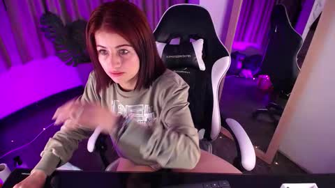 Snapshot of teylo_80as chatting on February 13, 10:55 am teylo_80as online show from February 13, 10:55 am