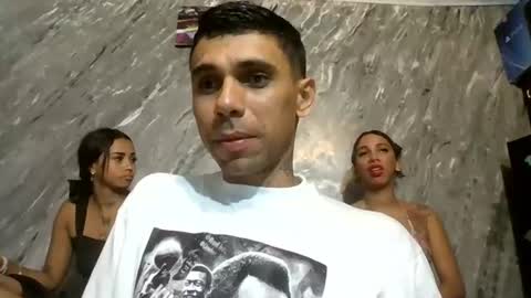 Snapshot of tezla8869 chatting on June 22, 5:15 am andres and anguie online show from June 22, 5:15 am