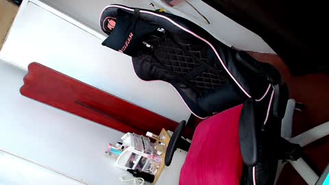 Snapshot of tgirljennie69 chatting on December 28, 4:51 am jennie online show from December 28, 4:51 am