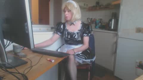 Snapshot of tgirlsub4domq chatting on November 16, 1:39 pm Tgirlsub4DomQ online show from November 16, 1:39 pm