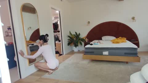 babygirlmami online show from March 6, 7:32 pm