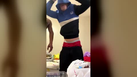 Snapshot of tguns4200 chatting on January 11, 9:53 pm tguns4200 online show from January 11, 9:53 pm