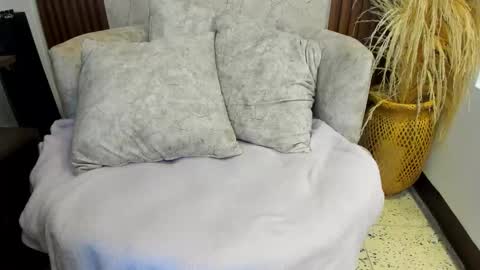 Sweet Thais  online show from November 1, 12:29 pm