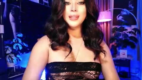 Snapshot of thalia_cambridge chatting on November 18, 9:19 pm THALIA online show from November 18, 9:19 pm