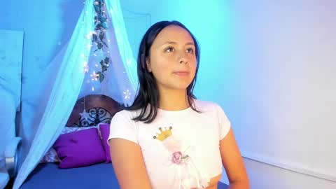 Snapshot of thalia_ecos chatting on April 27, 1:31 pm thalia_ecos online show from April 27, 1:31 pm