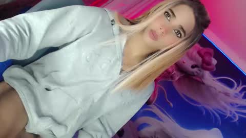 Snapshot of thalia_gil21 chatting on February 28, 4:21 am Thalia Girl online show from February 28, 4:21 am