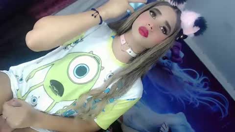 Snapshot of thalia_gil21 chatting on March 12, 9:13 pm Thalia Girl online show from March 12, 9:13 pm