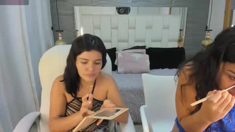 Snapshot of thalia_veyra chatting on February 24, 10:52 pm Thalia Veyra online show from February 24, 10:52 pm