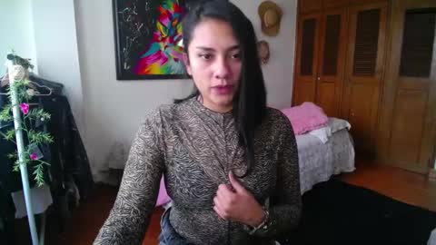 Snapshot of thaliacooper chatting on December 2, 8:44 pm online show from December 2, 8:44 pm