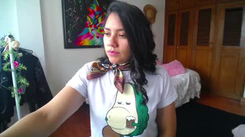 Snapshot of thaliacooper chatting on December 7, 8:38 pm online show from December 7, 8:38 pm