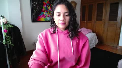 Snapshot of thaliacooper chatting on December 21, 8:54 pm online show from December 21, 8:54 pm