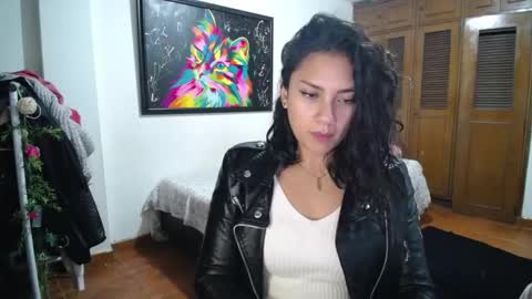 Snapshot of thaliacooper chatting on December 22, 5:23 am online show from December 22, 5:23 am