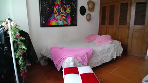 Snapshot of thaliacooper chatting on December 27, 6:53 pm online show from December 27, 6:53 pm